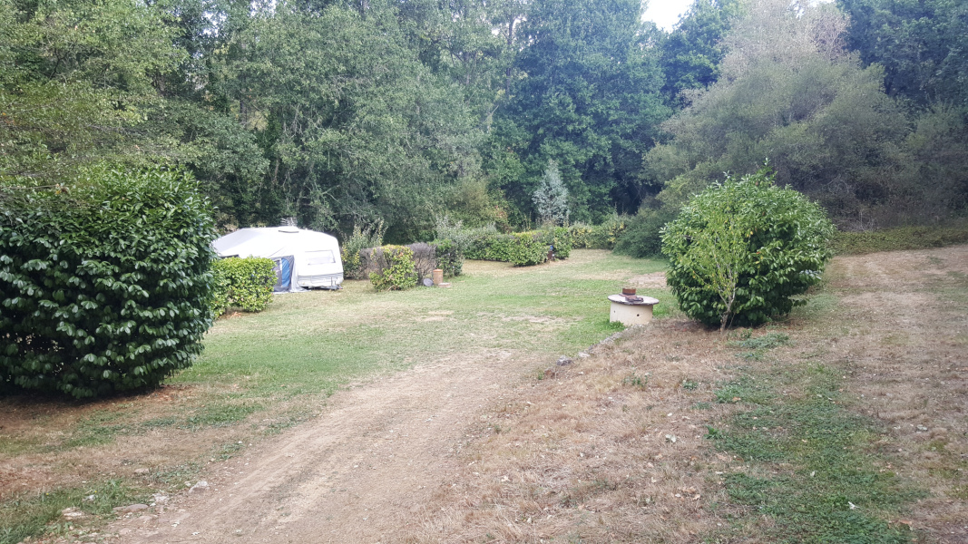 Tentes dans un camping sud-ouest France