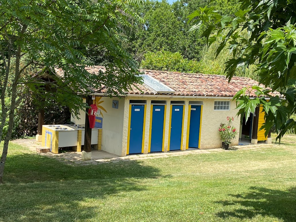 Sanitaire camping, Sud-Ouest France